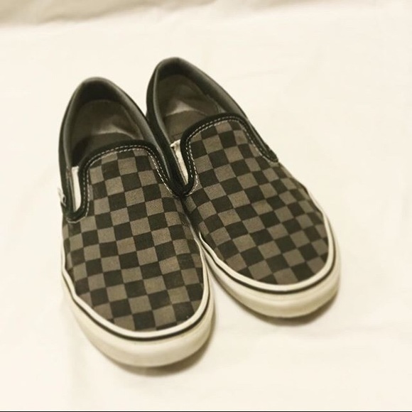 black and gray checkered vans